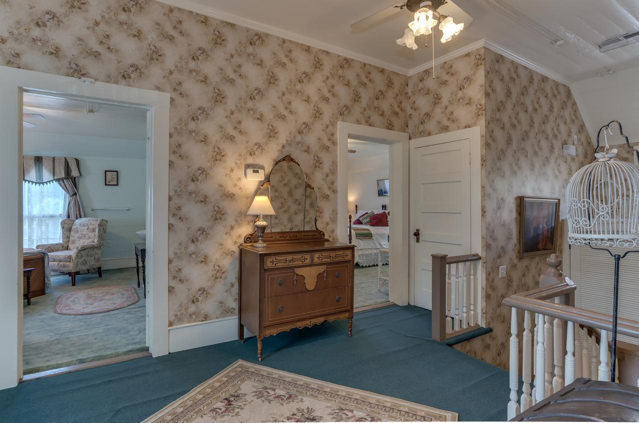 Carrier Houses Bed & Breakfast Разерфордтон Екстер'єр фото